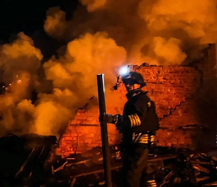 Появились кадры с российского FPV-дрона над ночным Харьковом, противник заявляет, что передвижение личного состава и техники по улицам перестало быть безопасным