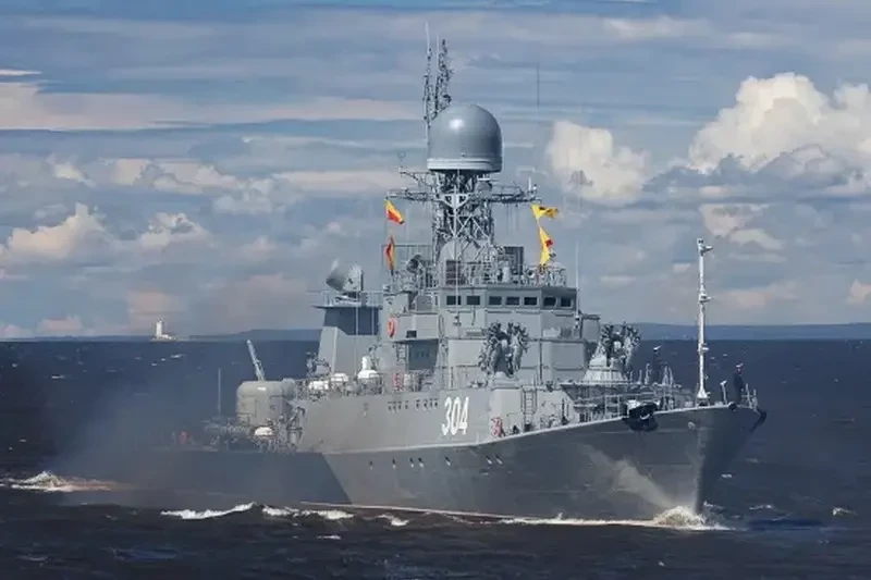 Российские военные корабли начали сопровождать танкеры в водах Финского залива