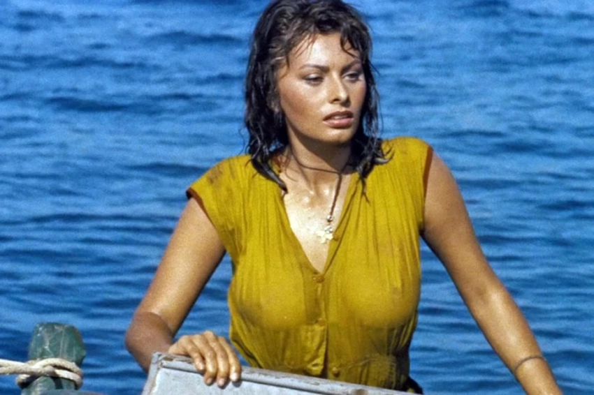 Блистать в дерзком мини, как Алана Мамаева или выбрать «мокрое» платье, как многодетная мама Мария Погребняк: Выбираем наряд на лето