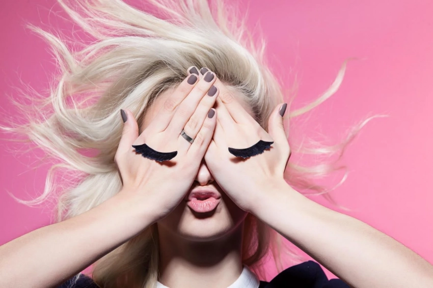 Что нужно, чтобы покрасить ресницы дома правильно и безопасно