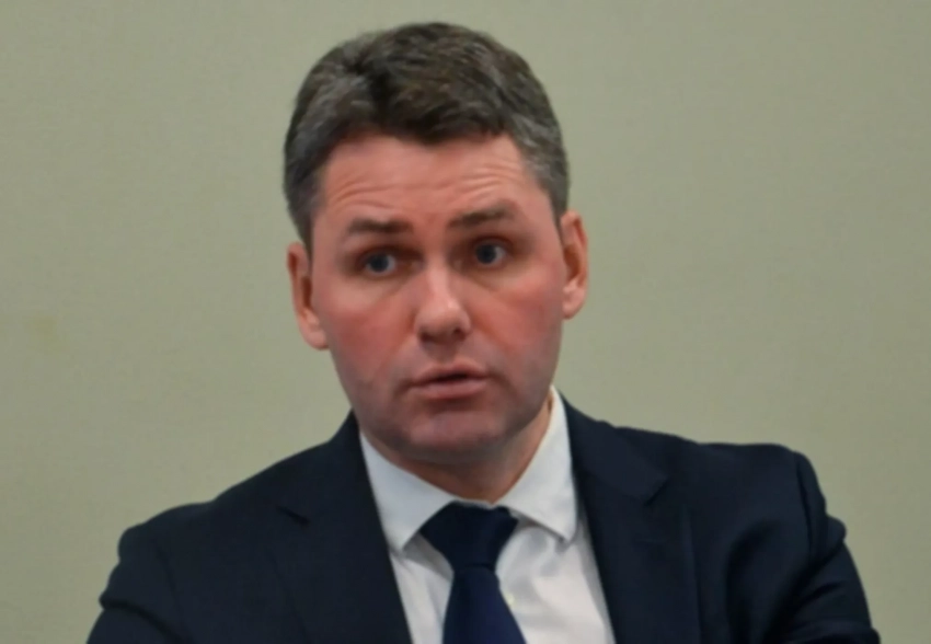 Директора по дистрибуции "Эксмо" задержали по делу об экстремизме из-за пропаганды ЛГБТ*