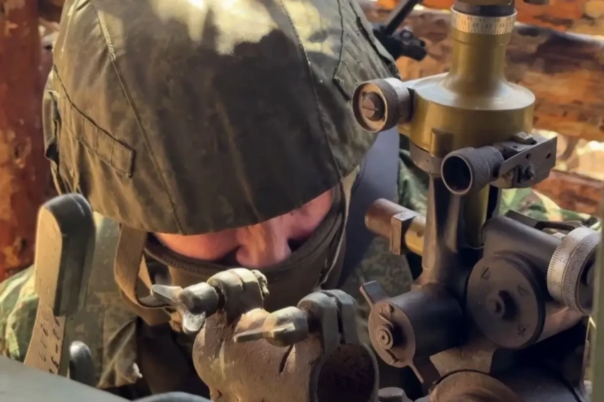 Подразделения ВС РФ перерезали трассу Шевченко-Воскресенка, взяв противника в полукольцо