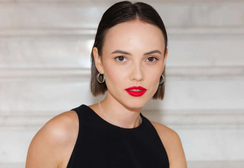 Стася Милославская выходит замуж за 22-летнего футболиста