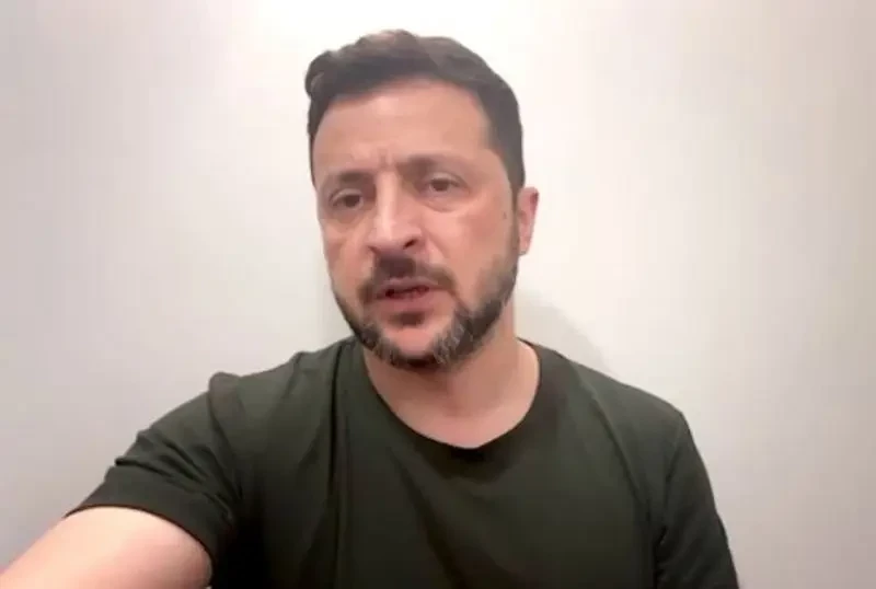 «Это моё дело»: Зеленский заявил, что только он один на Украине имеет право обсуждать вопросы суверенитета и территорий