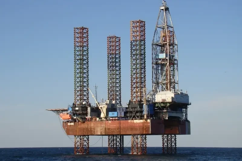 «Новые потери ГУР МО Украины»: ВС РФ нанесли удар ракетой Х-22 по буровой платформе «Таврида» рядом с островом Змеиный в Чёрном море