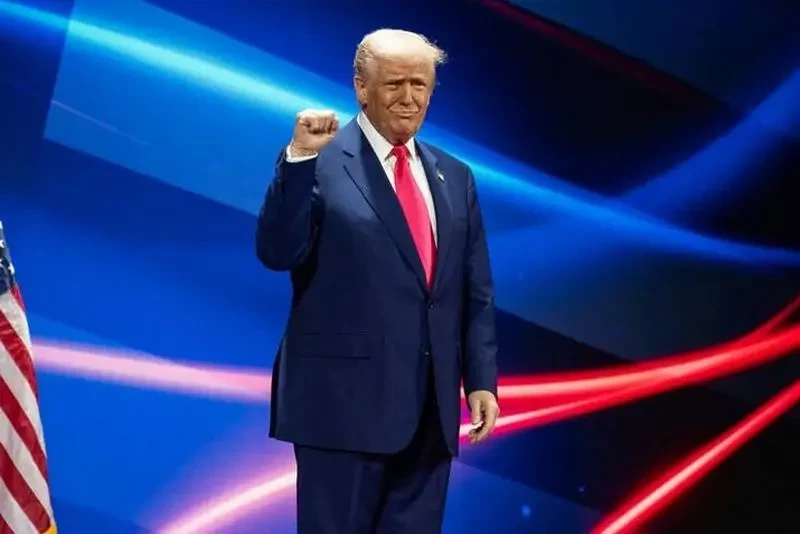 FT: Макрон и Зеленский стали причинами поспешного убытия Дональда Трампа с саммита G7 в Канаде