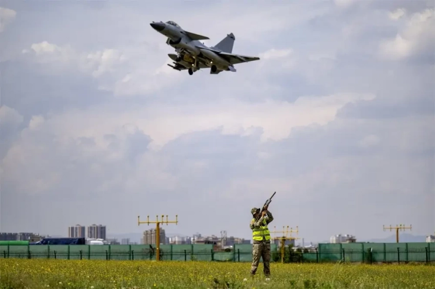 После атак украинских БПЛА на аэродромы ВКС РФ в Китае усиливают антидроновую защиту военных объектов