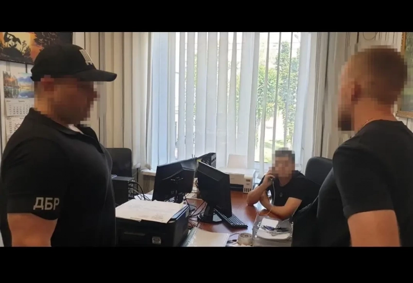 Коррупция продолжает процветать: в Днепропетровске за деньги удаляли информацию о розыске уклонистов