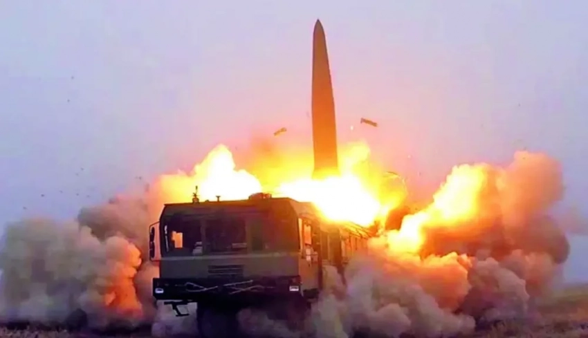 Медведев: в случае использования Украиной «грязной бомбы» ВС РФ применят тактическое ядерное оружие