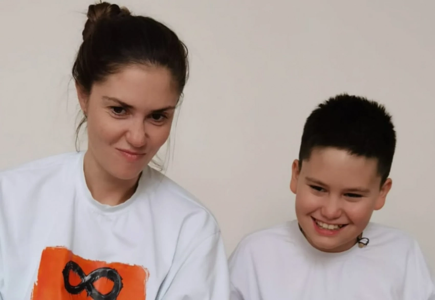 "Последний раз общение было месяц назад". Адвокат Павла Прилучного рассказала, что Агата Муцениеце не поддерживает общение с сыном