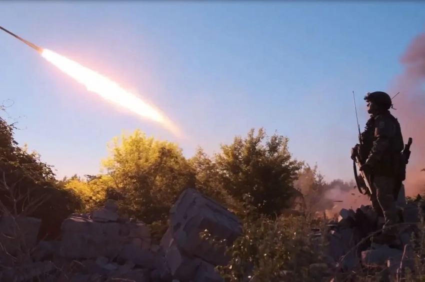 На передовой замечена новейшая модификация ТОС-1А «Солнцепёк» на базе танка Т-80