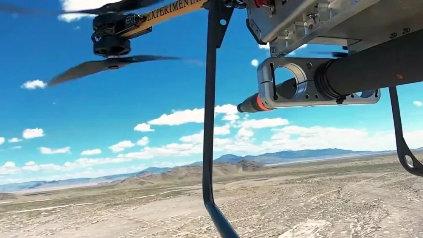 Дешёвый способ уничтожения дронов: показаны кадры запуска ракет APKWS c коптера Malloy TRV-150