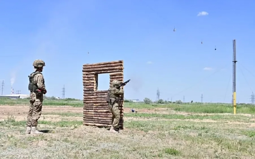 В Казахстане приступили к подготовке инструкторов по уничтожению дронов посредством стрелкового оружия