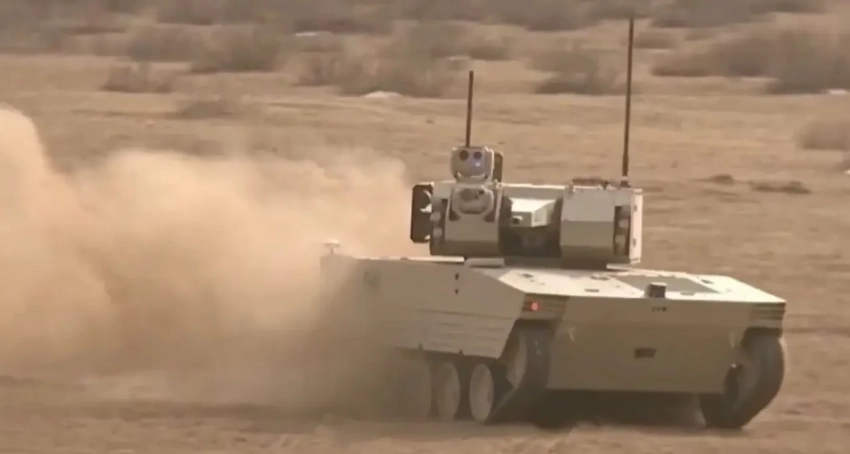 Китай показал испытания беспилотной машины огневой поддержки VU-T10