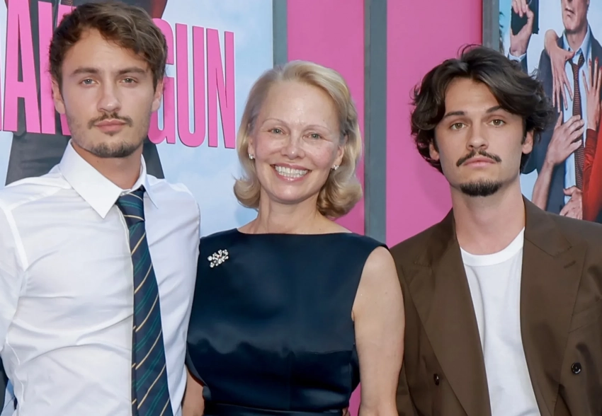 Памела Андерсон и Лиам Нисон вышли в свет со своими сыновьями