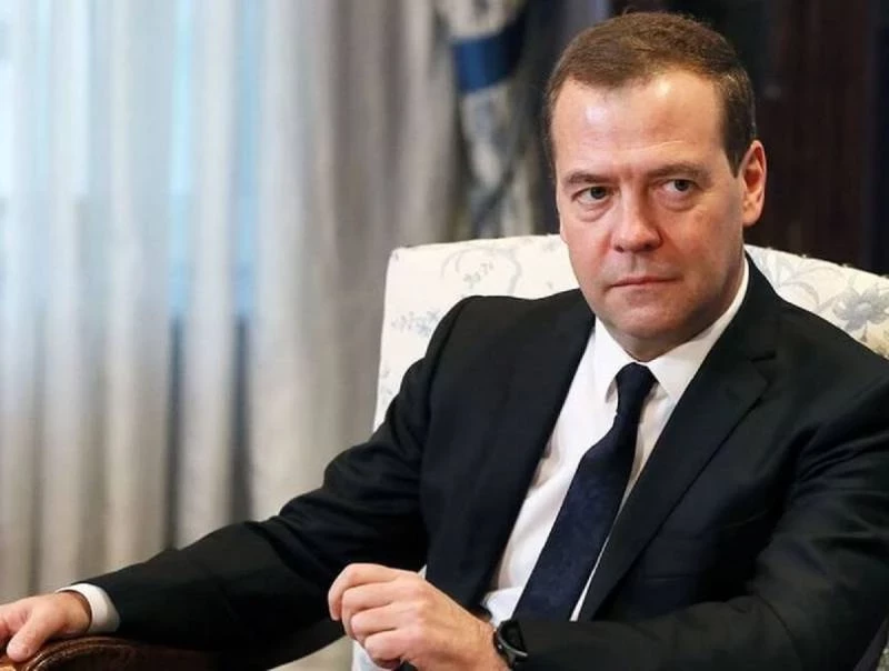 Медведев требует от США спецназ для уничтожения ‘нарконаёмников’ на Банковой