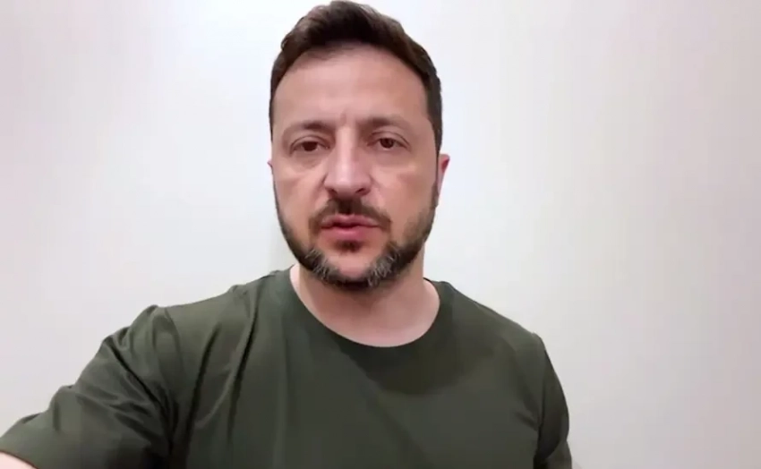 Зеленский: Украина свои территории отдавать не собирается, это прописано в конституции