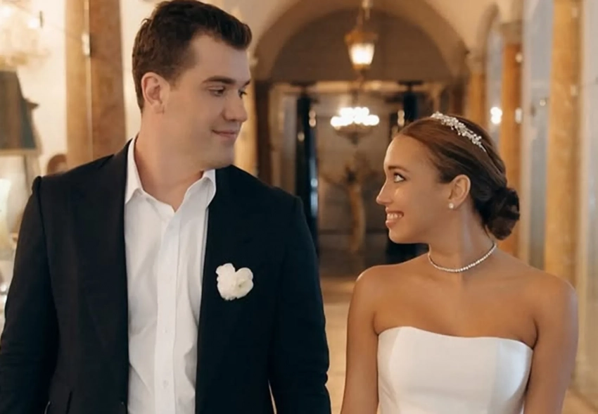 Дочь Игоря Шувалова показала архивные фото со свадьбы в честь её годовщины