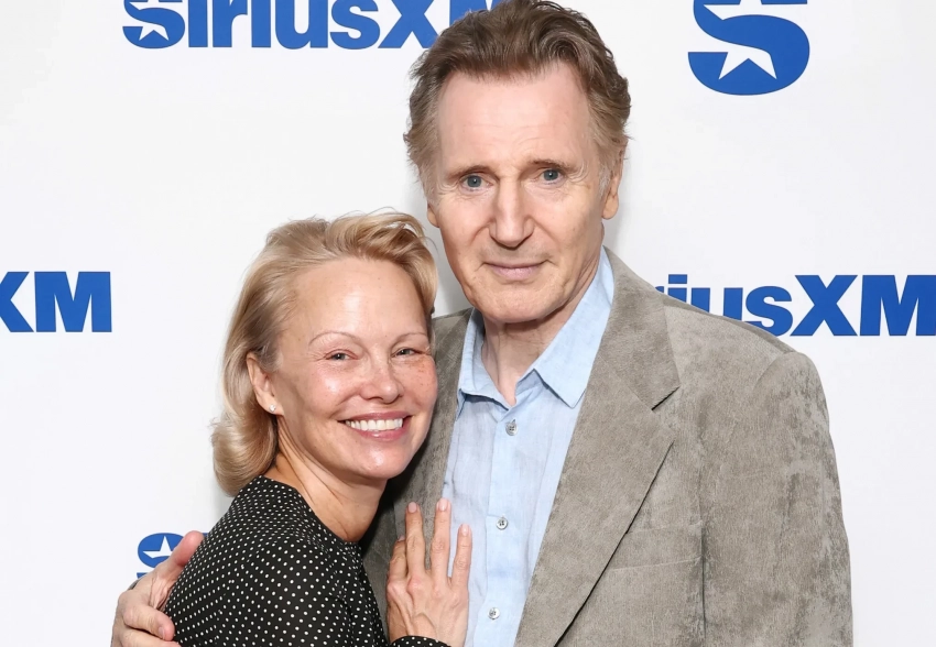 "Невозможно не влюбиться". Памела Андерсон рассказала о "химии" между ней и Лиамом Нисоном на фоне слухов об их романе