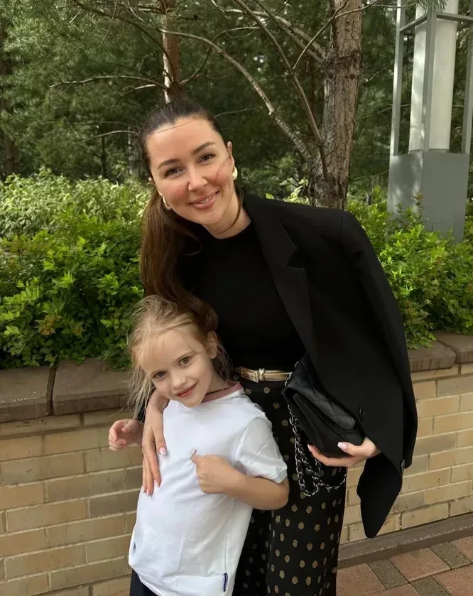 В сети появилось редкое фото дочери Анастасии Заворотнюк и Петра Чернышёва