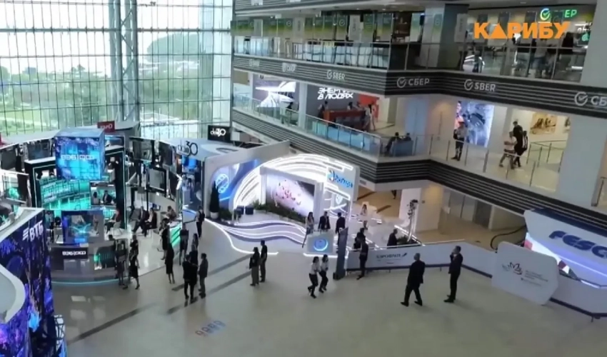 Во Владивостоке стартовал юбилейный ВЭФ, из Пекина туда прилетит президент Путин