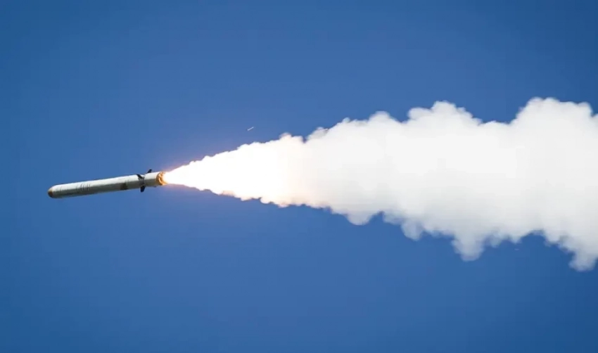 В Славянске до сих пор горит поражённый ракетами склад боеприпасов ВСУ