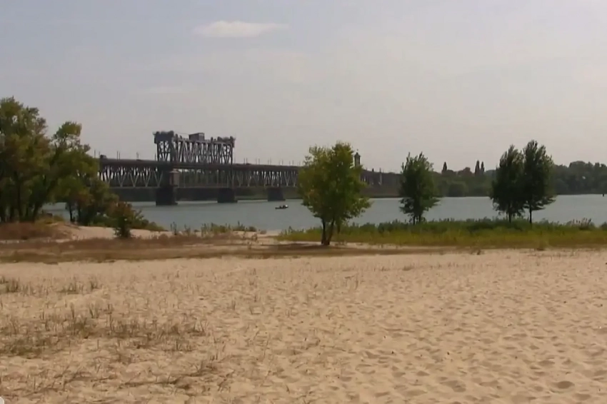 Киев официально подтвердил выход из строя Крюковского моста в Полтавской области