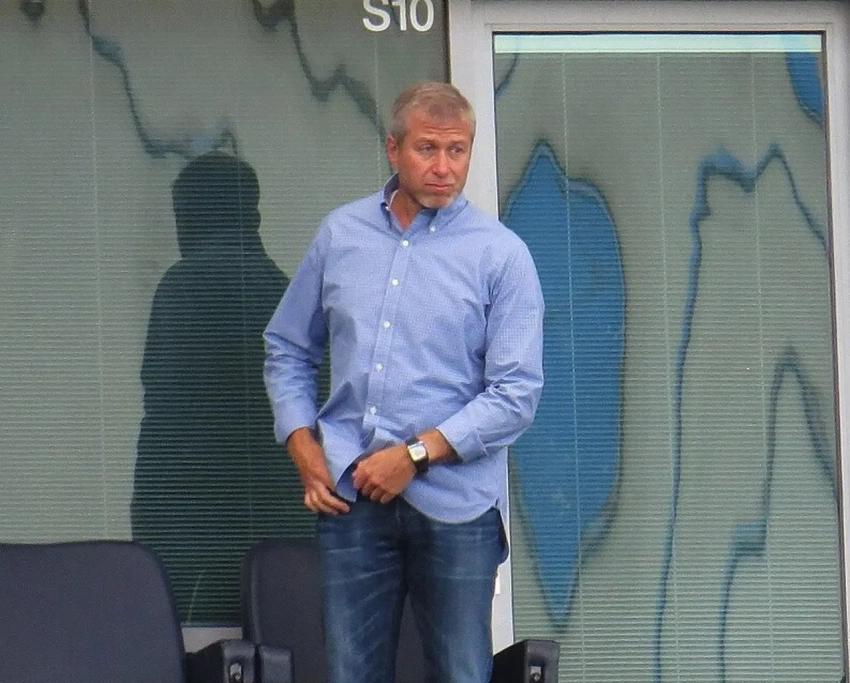 Британская пресса: Абрамович находится под следствием по обвинению в коррупции